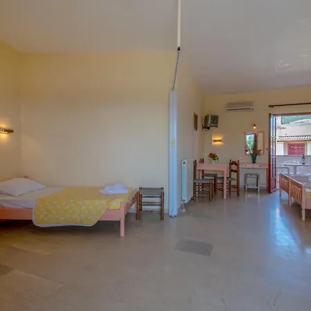 Bella Grecia And By Hotelius Apartman *